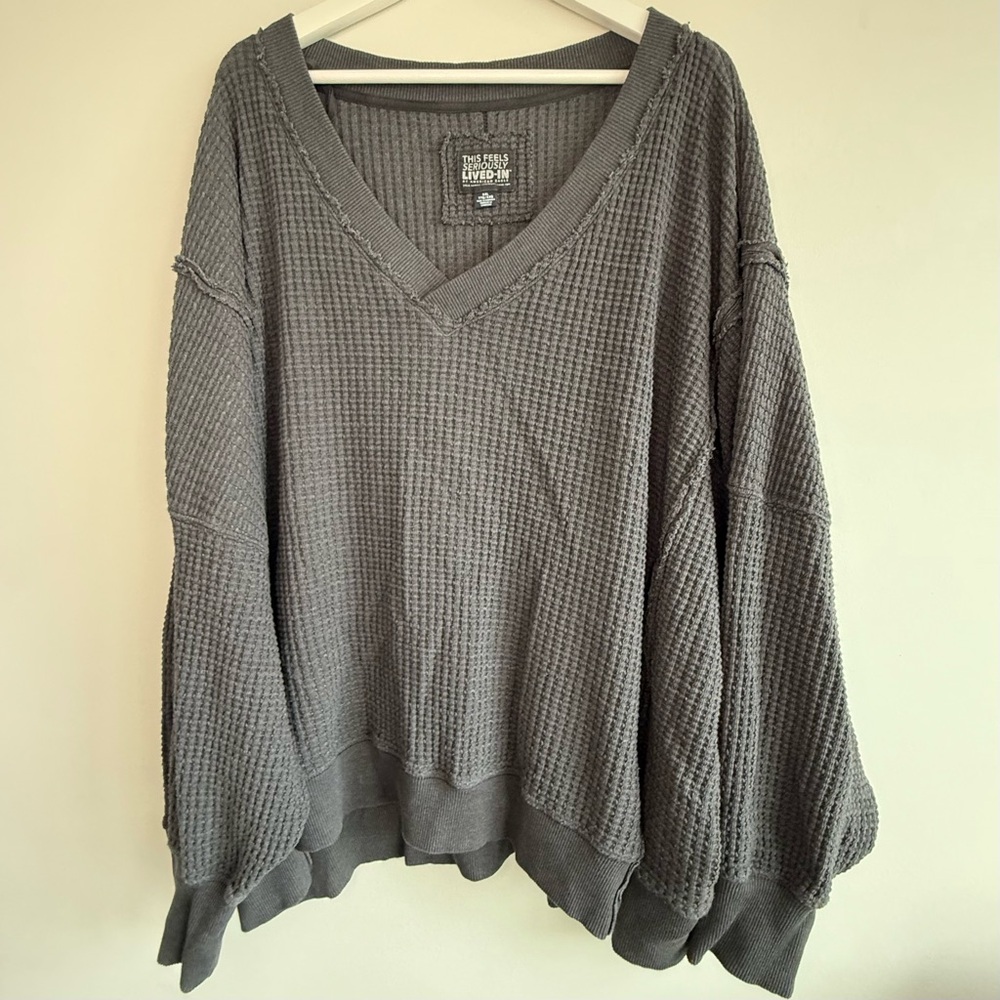 American Eagle - Gray V-Neck Waffle Knit Sweater